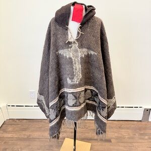 Hooded Poncho with Thunderbird Motif - brown & Cream
